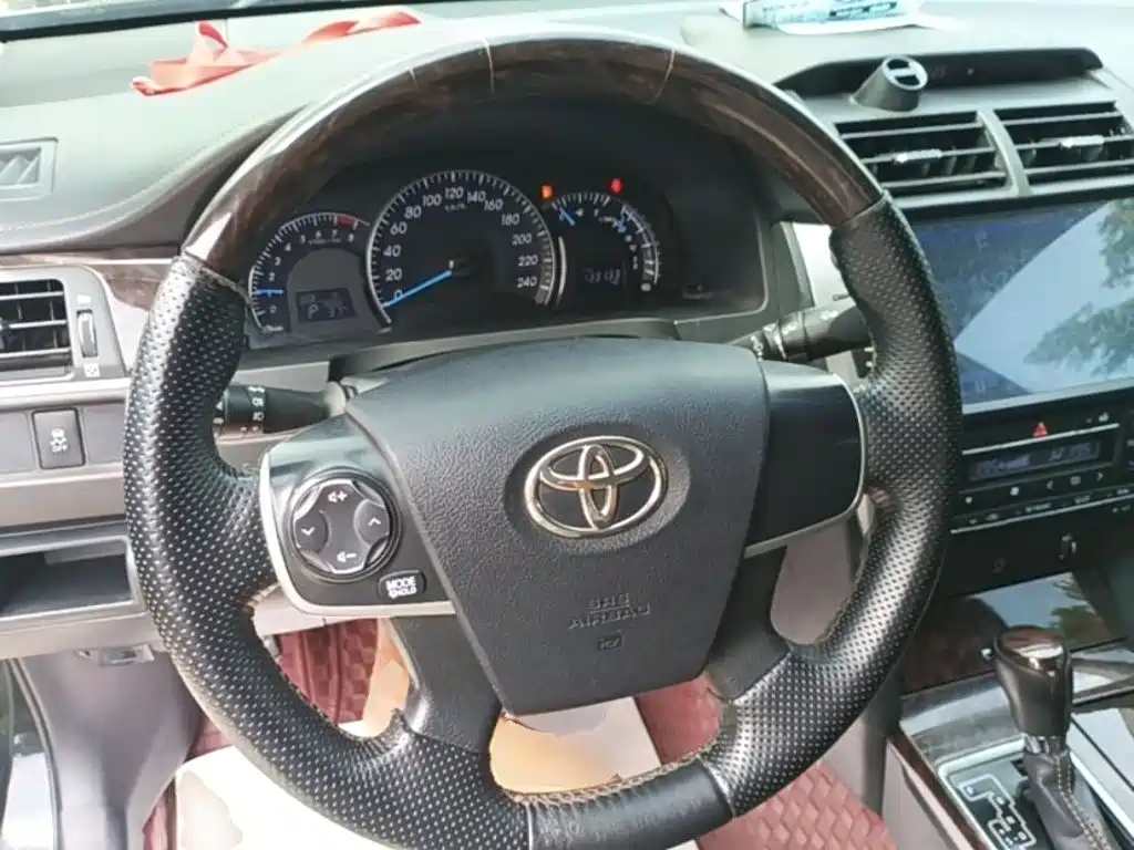 Toyota Camry — миниатюра 11