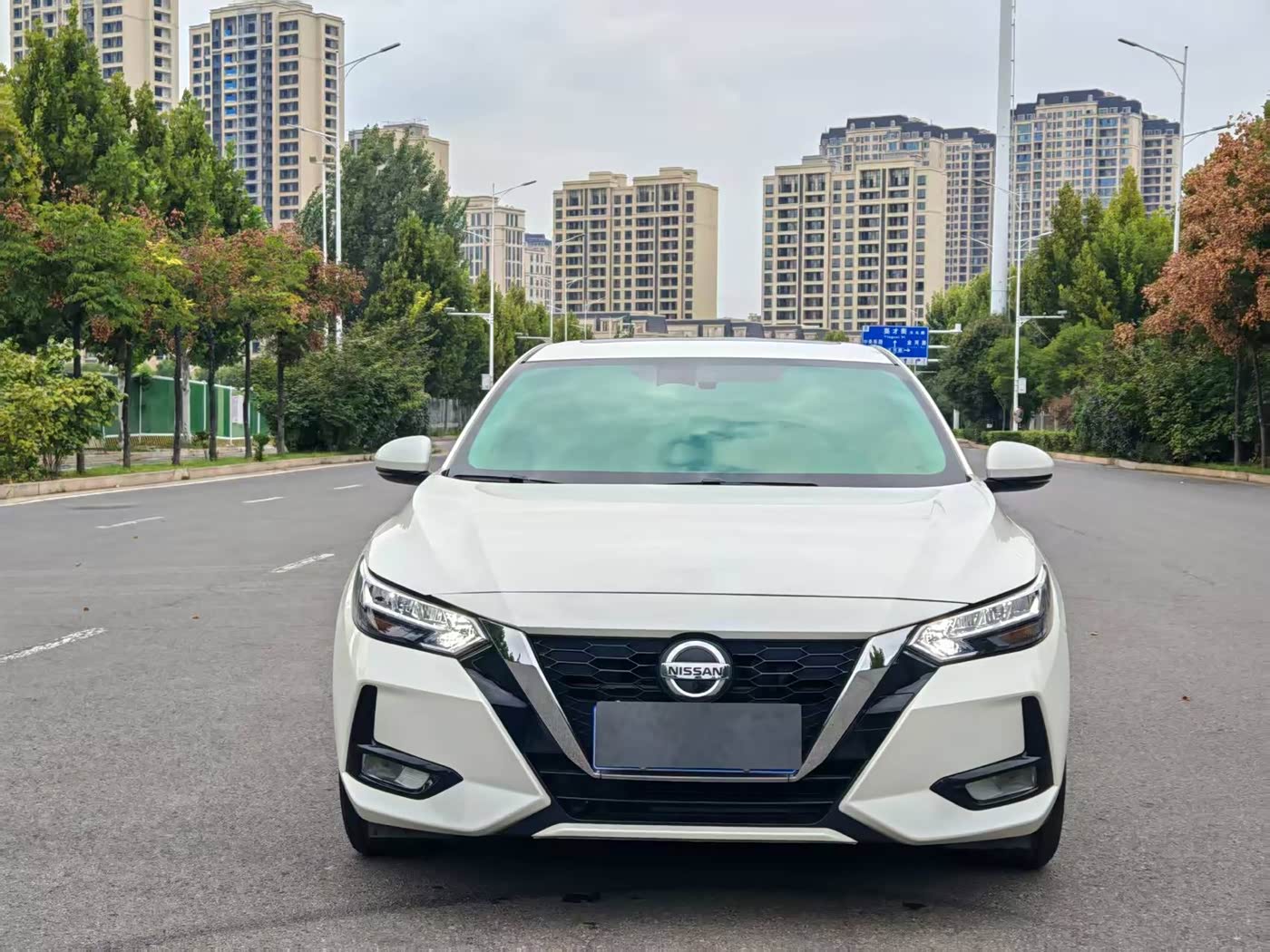 Nissan Sylphy 1.6 л 2023 г. Белый, пробег 20000 км