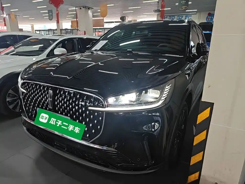 Lincoln Aviator — миниатюра 2