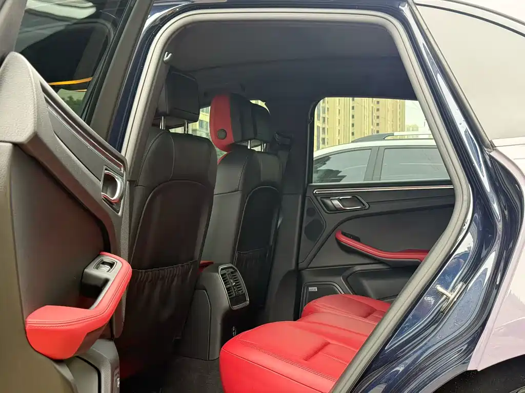 Porsche Macan — миниатюра 5