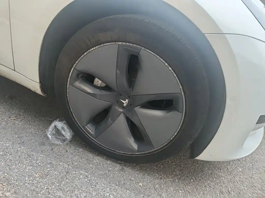 Tesla Model 3 — миниатюра 8