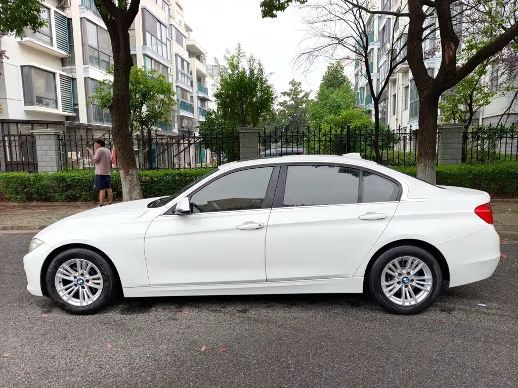 BMW 3 Series — миниатюра 3