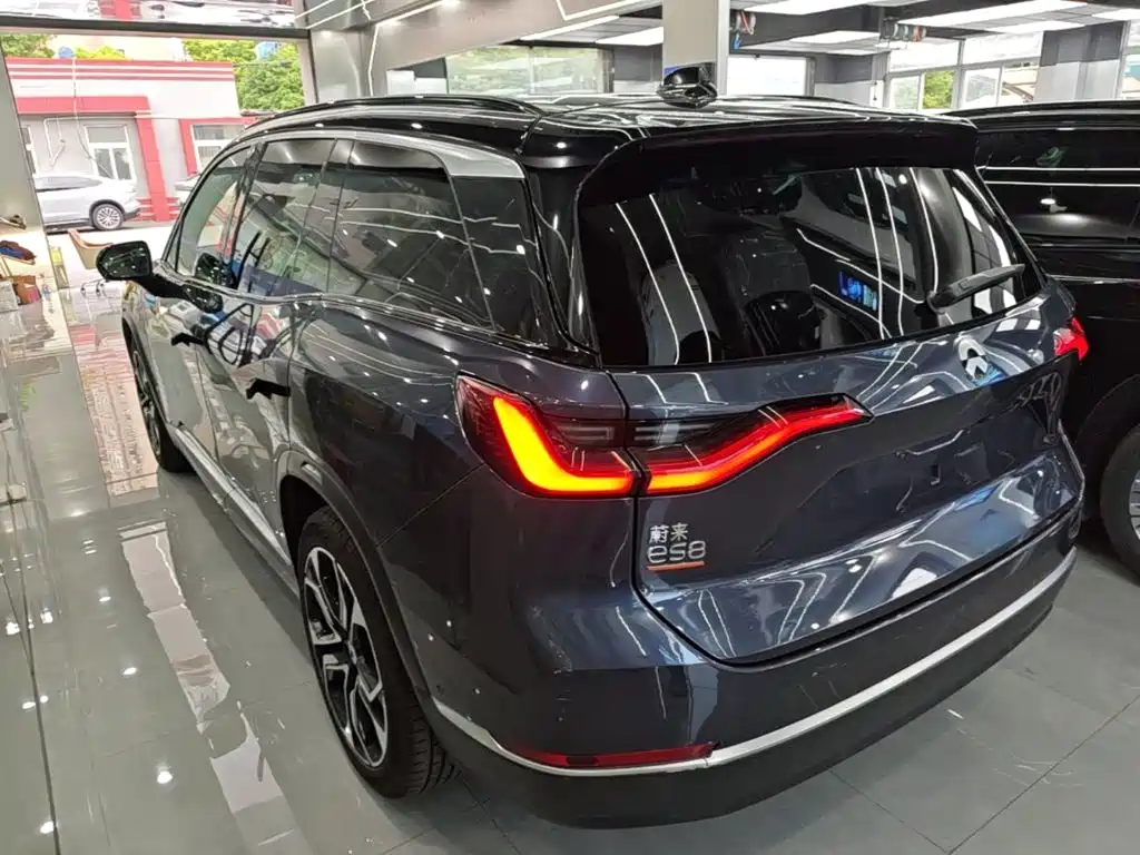 NIO ES8 2020 415KM мест
