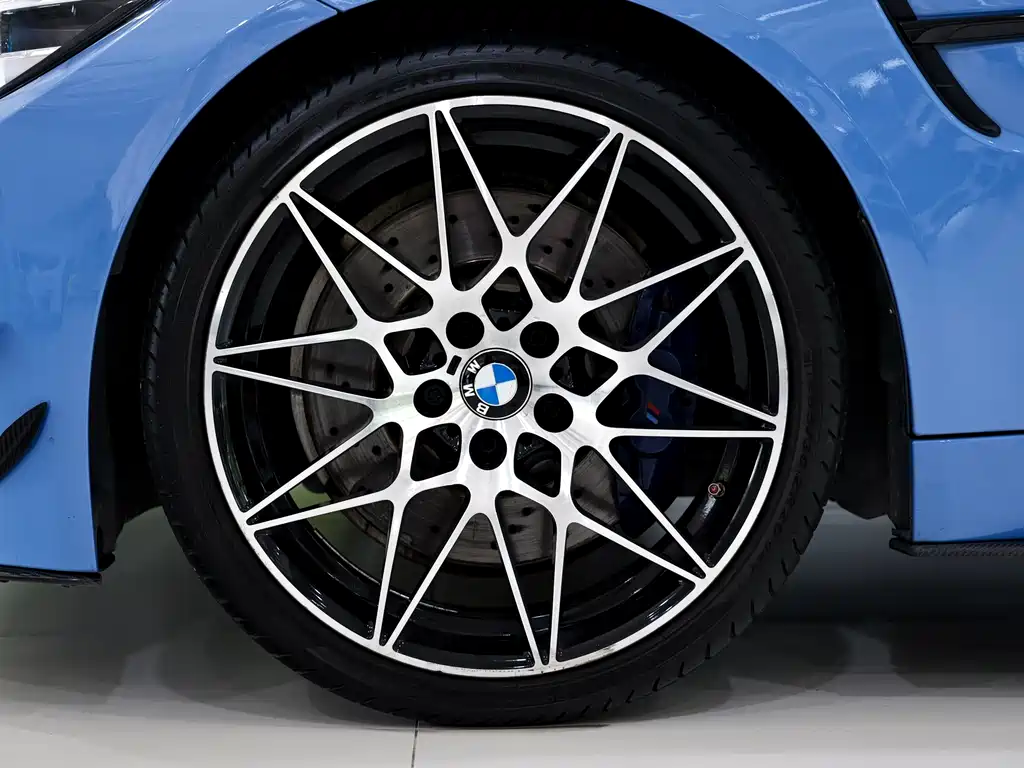 BMW M4 — миниатюра 7