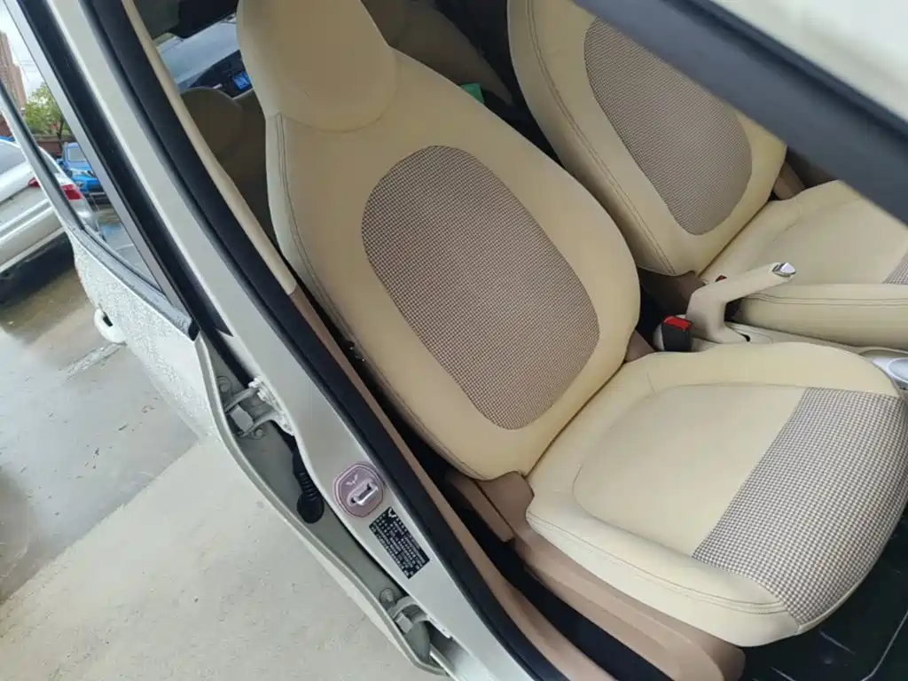 Wuling MINIEV — миниатюра 25