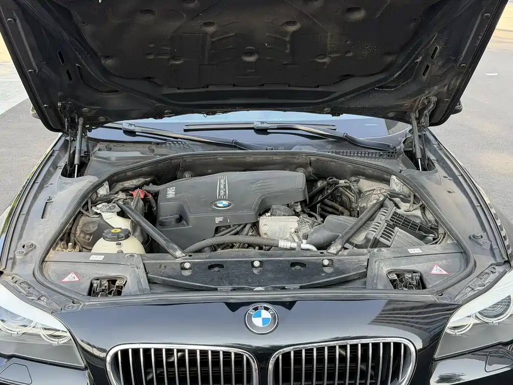 BMW 5 Series — миниатюра 13