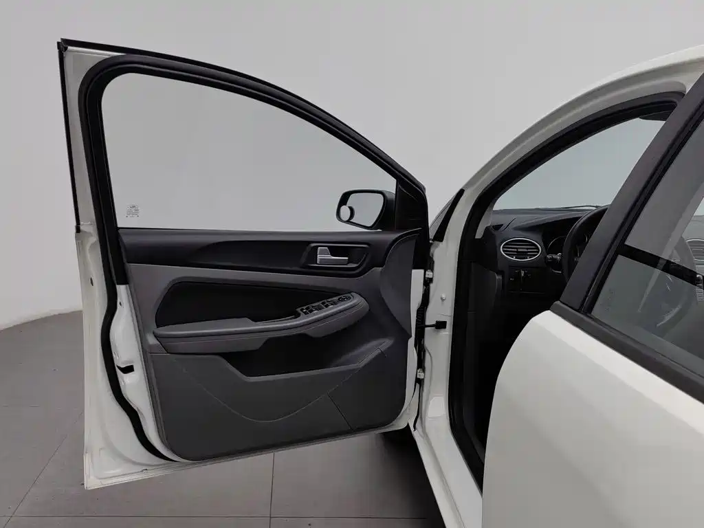 Ford Focus — миниатюра 8
