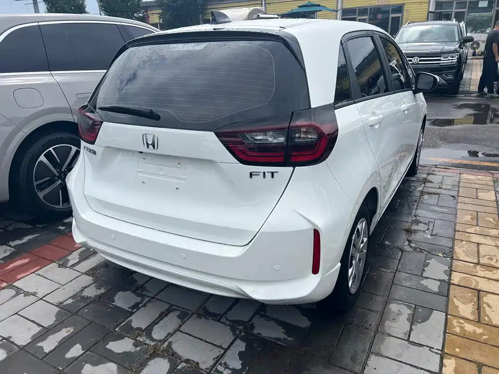 Honda Fit — миниатюра 4