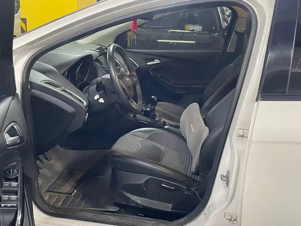Ford Focus — миниатюра 7