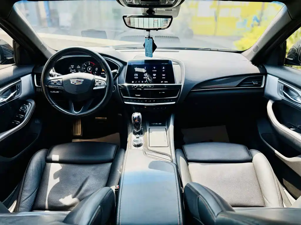 Cadillac CT5 — миниатюра 5