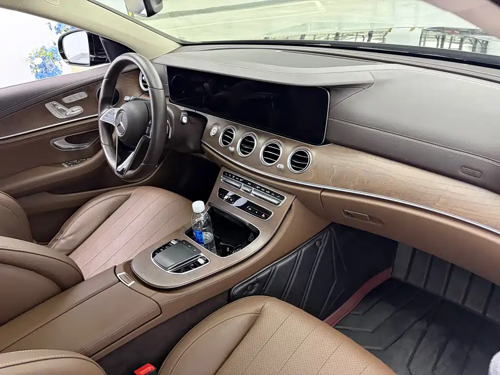 Mercedes-Benz E-Class — миниатюра 5