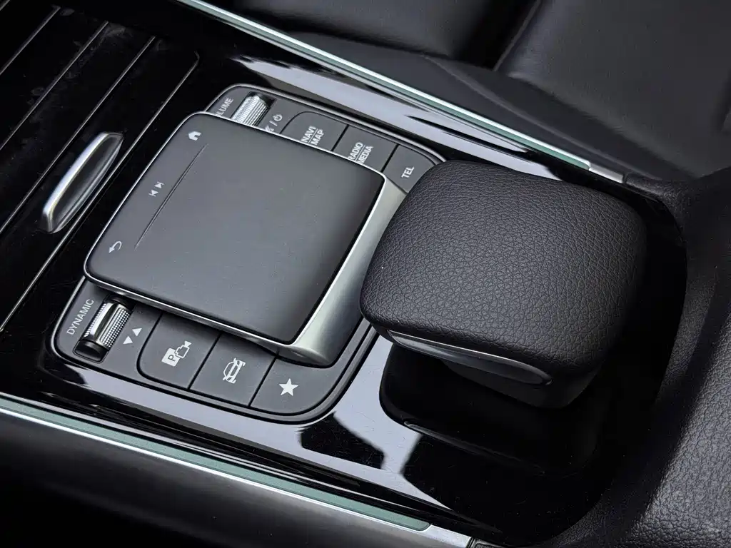 Mercedes-Benz GLA — миниатюра 12