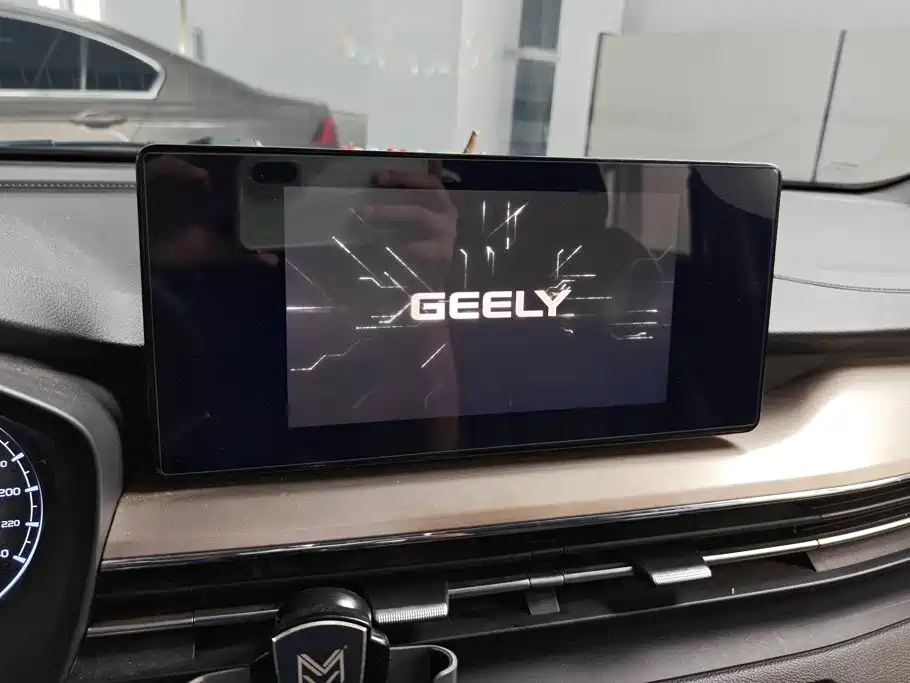 Geely Vision X3 — миниатюра 13