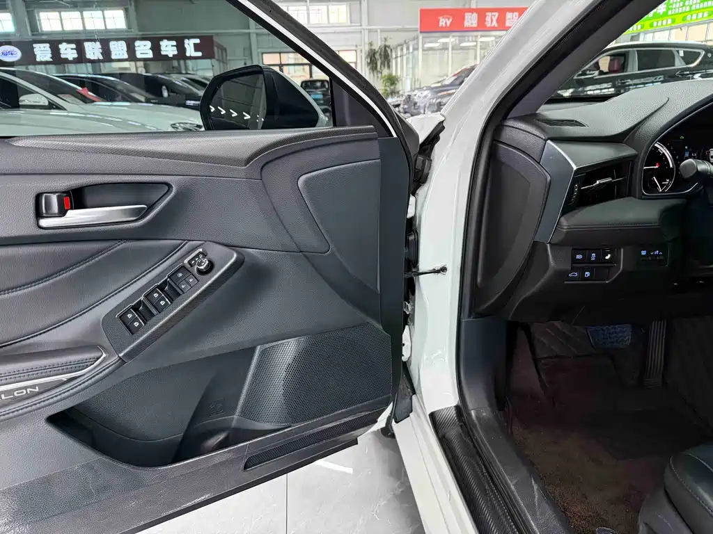 Toyota Avalon — миниатюра 9