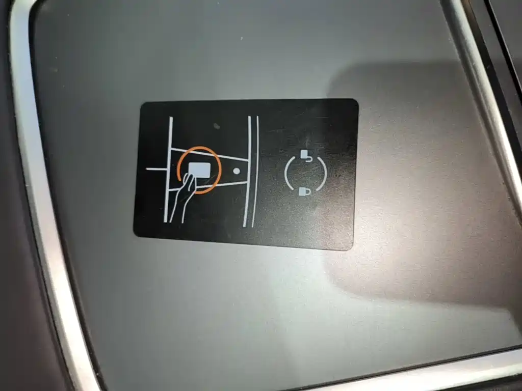 Tesla Model 3 — миниатюра 9