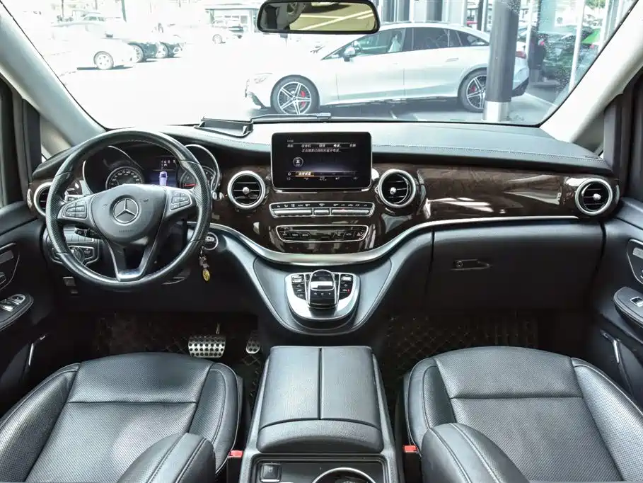 Mercedes-Benz V-Class — миниатюра 24