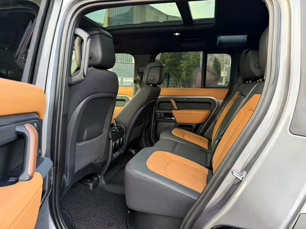 Land Rover Defender — миниатюра 6