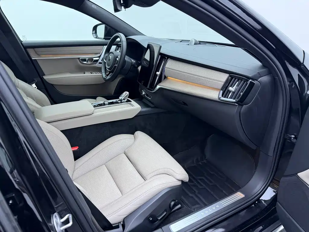 Volvo S90 2026 Luxury