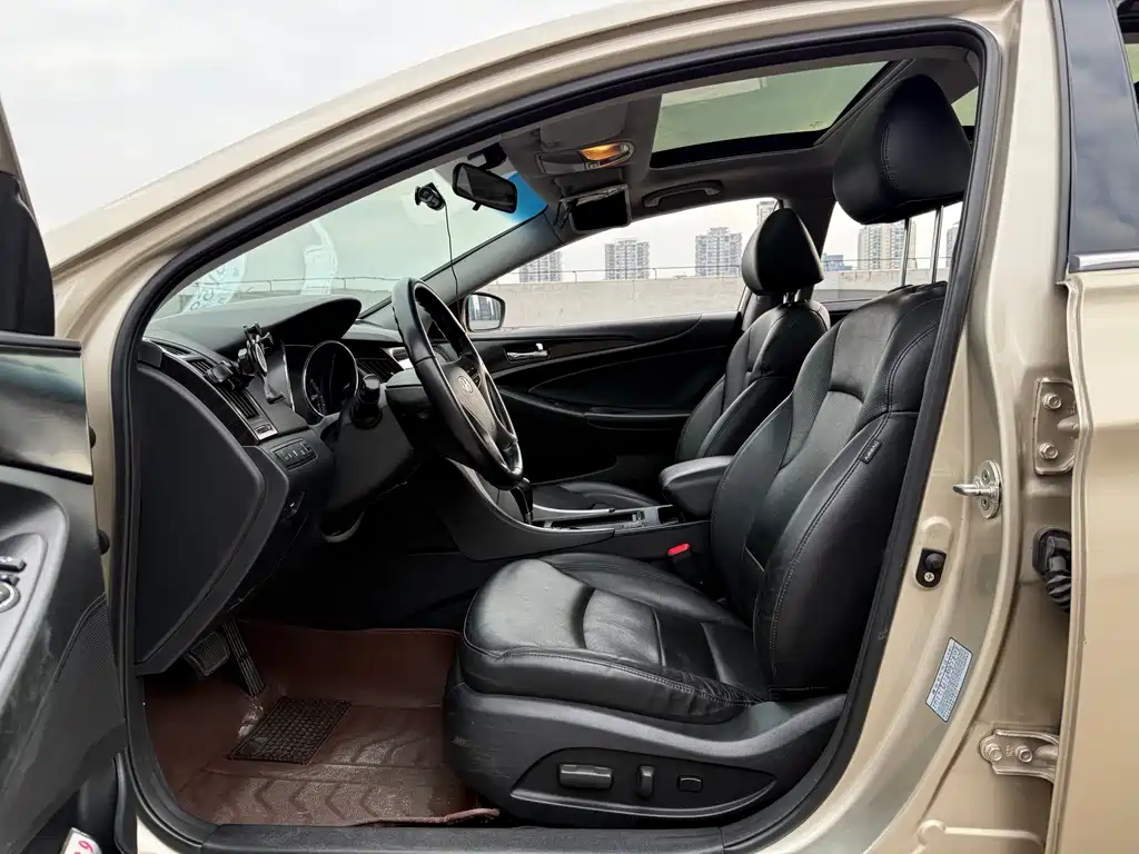 Hyundai Sonata — миниатюра 5