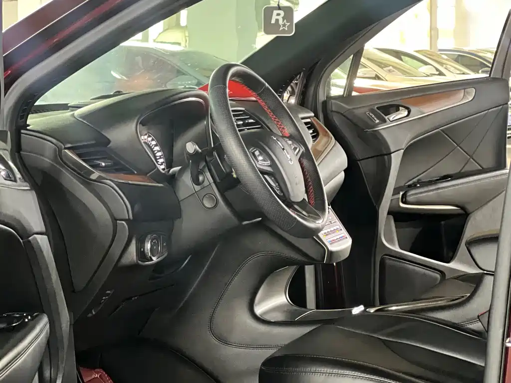 Lincoln MKC — миниатюра 11