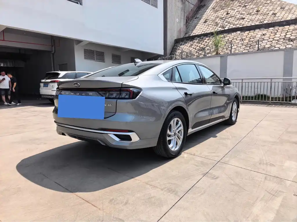Ford Mondeo — миниатюра 4