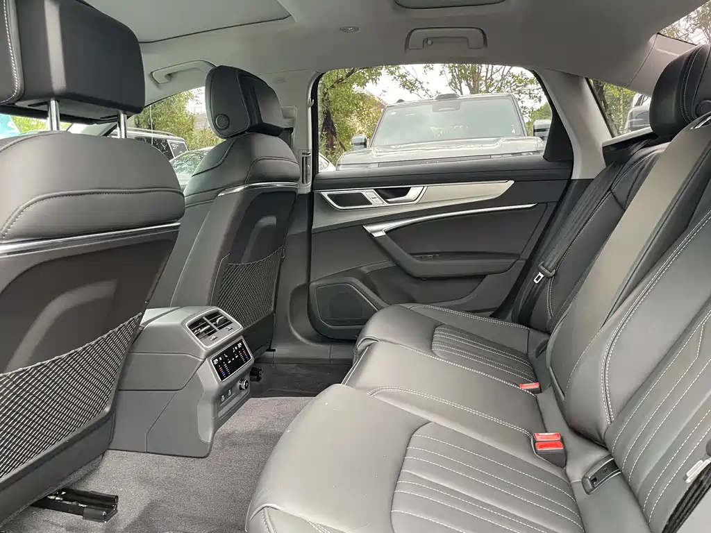Audi A6L — миниатюра 9