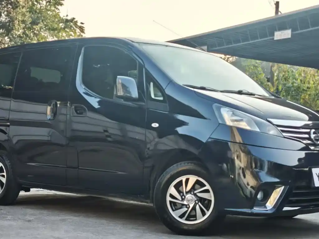 NISSAN NV200