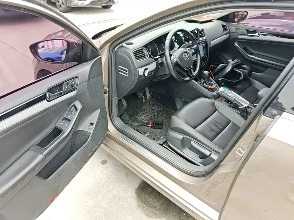 Volkswagen Sagitar — миниатюра 16