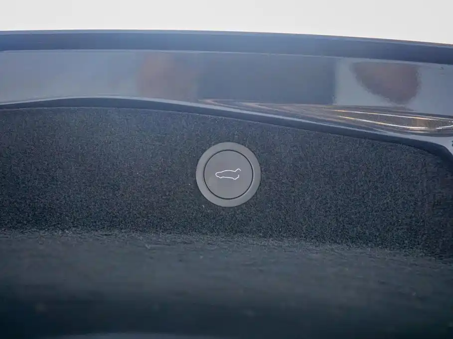 Tesla Model 3 — миниатюра 23