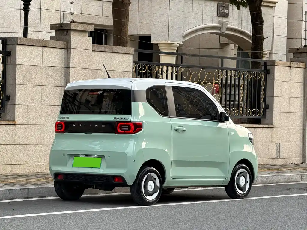 Wuling MINIEV — миниатюра 10