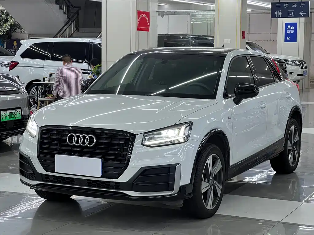 Audi Q2L 2020