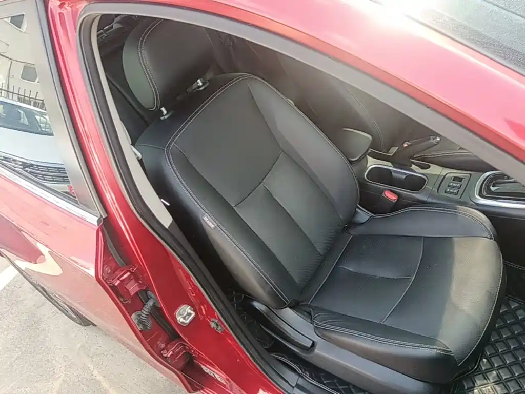 Nissan Tiida — миниатюра 25