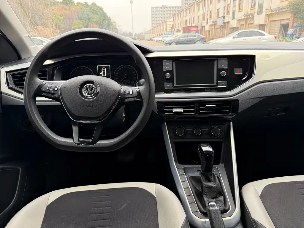 Volkswagen Polo 2019 Plus 1.5L AT