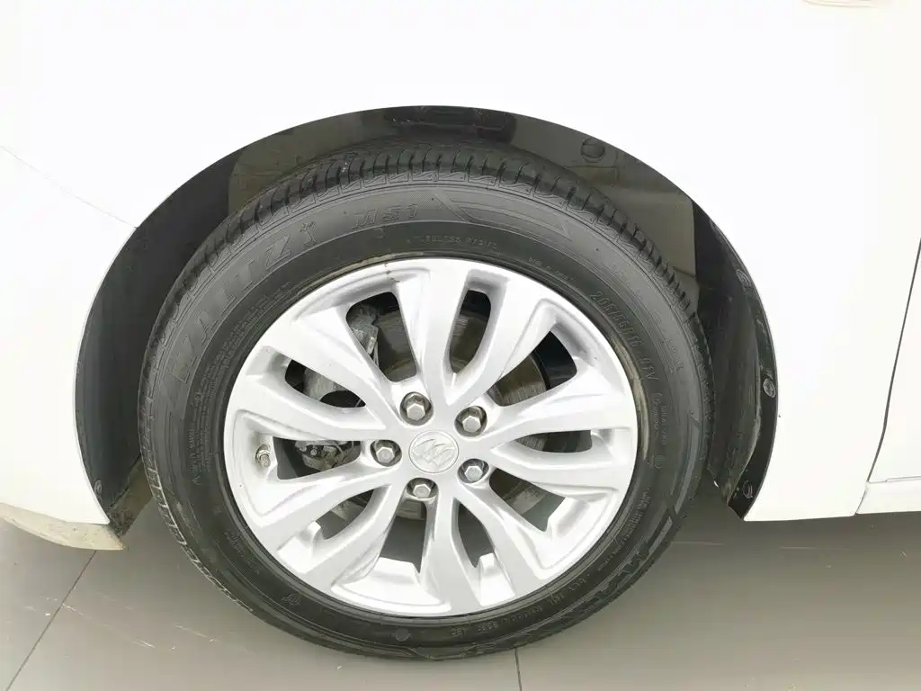 Buick Excelle — миниатюра 17