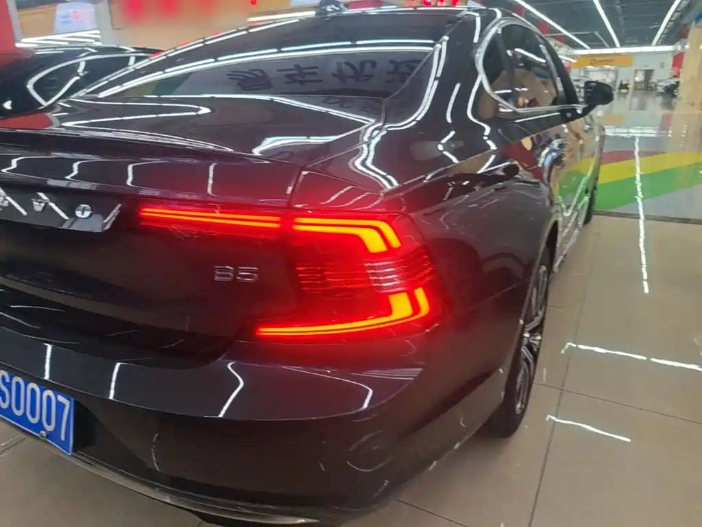 Volvo S90 — миниатюра 8
