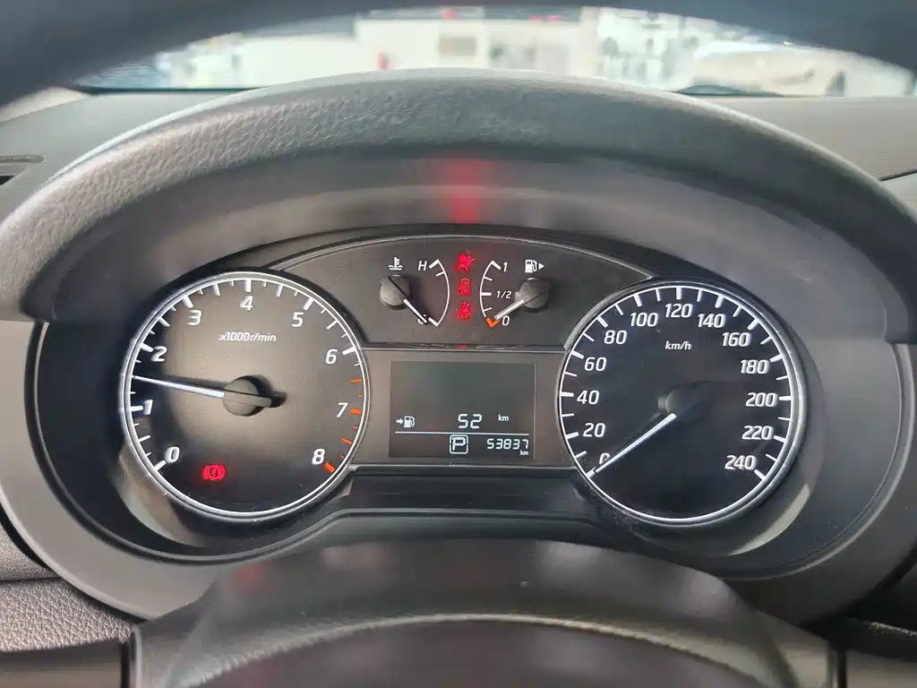 Nissan Tiida — миниатюра 6