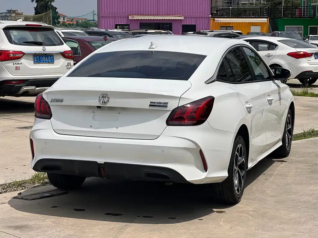 MG MG5 - фото 9