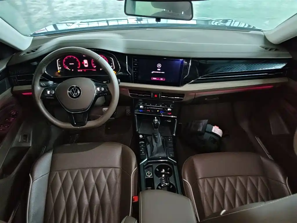 Volkswagen Passat 2020 330TSI Luxury VI