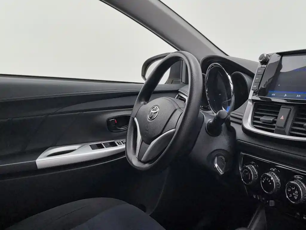 Toyota Yaris L — миниатюра 22