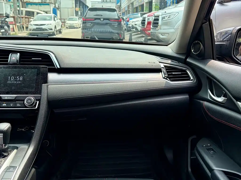 Honda Civic — миниатюра 9