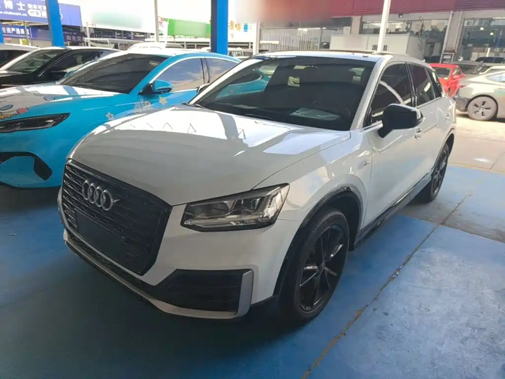 Audi Q2L