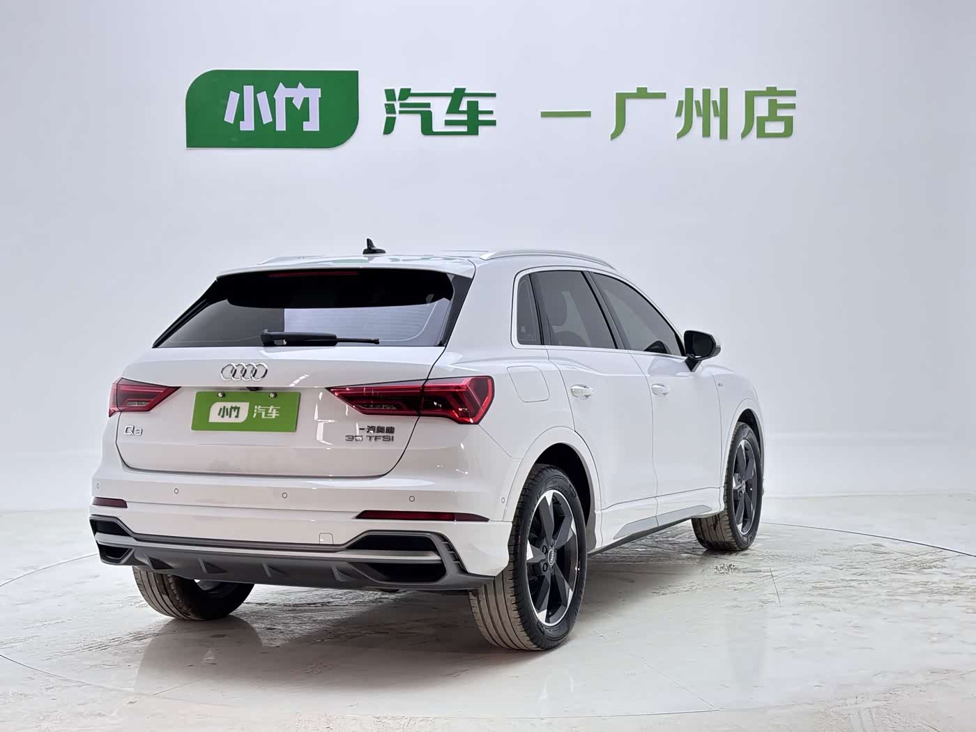 Audi Q3 1.4 л 2022 г. Белый, пробег 17000 км