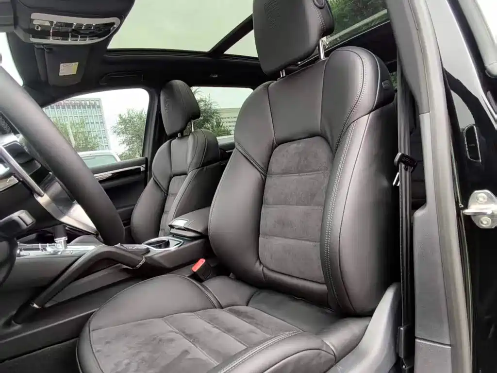 Porsche Cayenne — миниатюра 8
