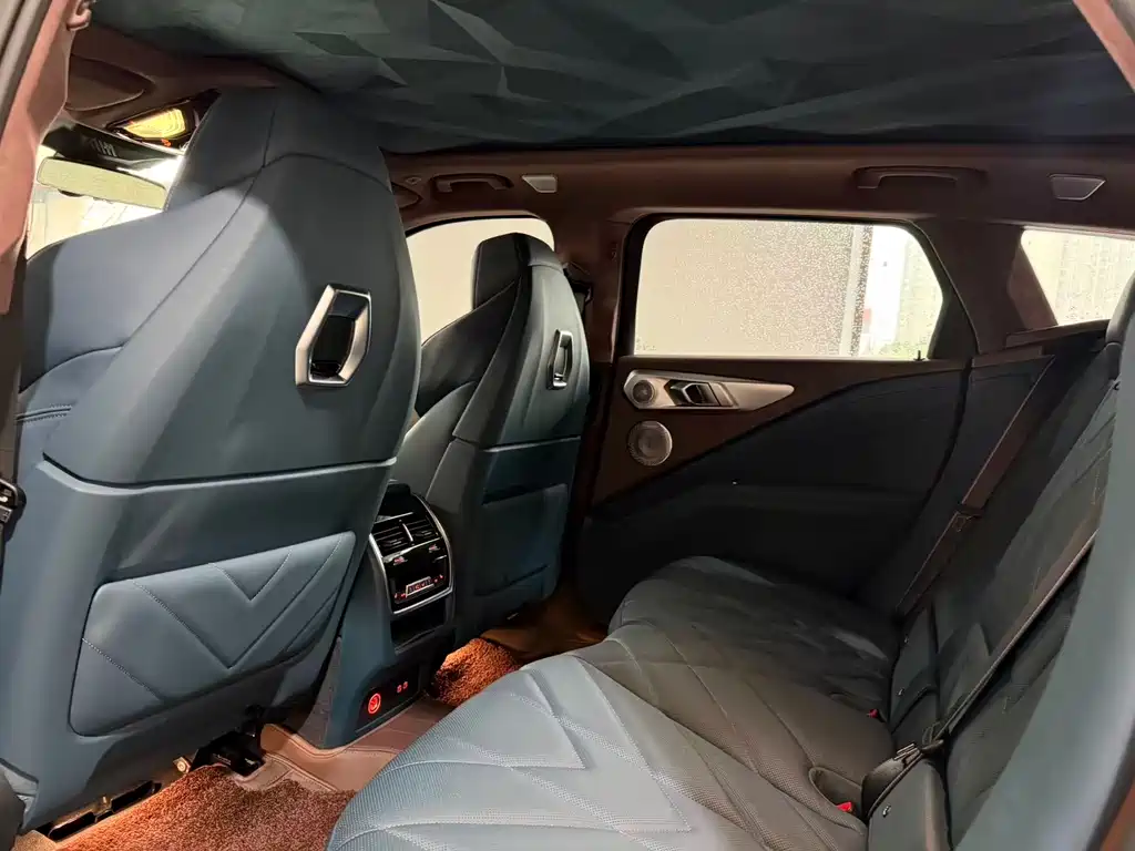 BMW XM 2023 50e