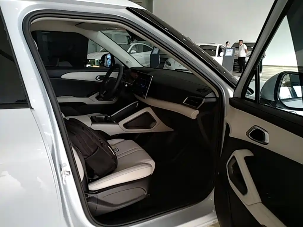 BYD Yuan UP — миниатюра 25