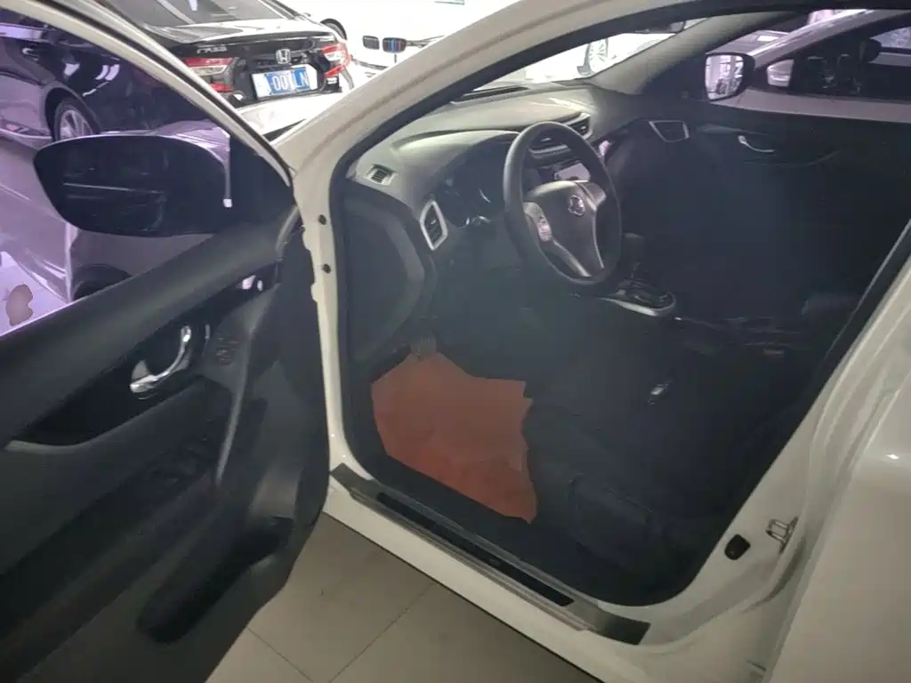 Nissan Qashqai — миниатюра 16