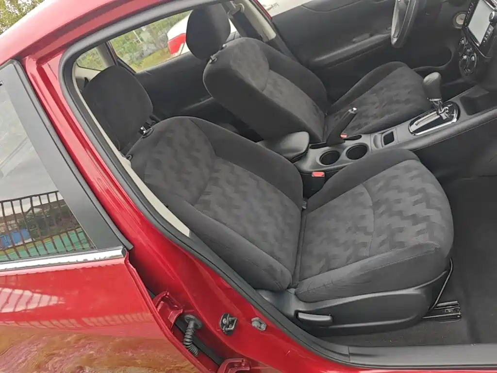 Nissan Tiida — миниатюра 25