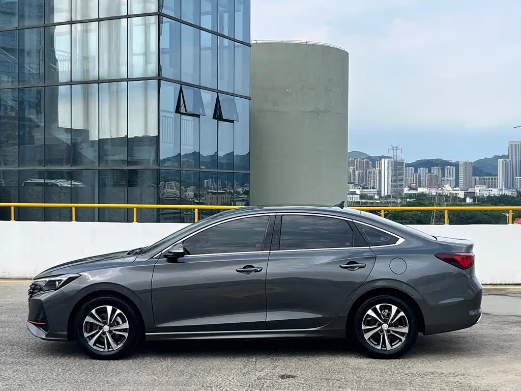 Changan Eado — миниатюра 4
