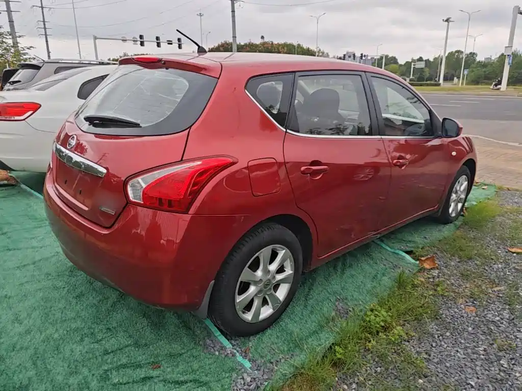Nissan Tiida — миниатюра 7
