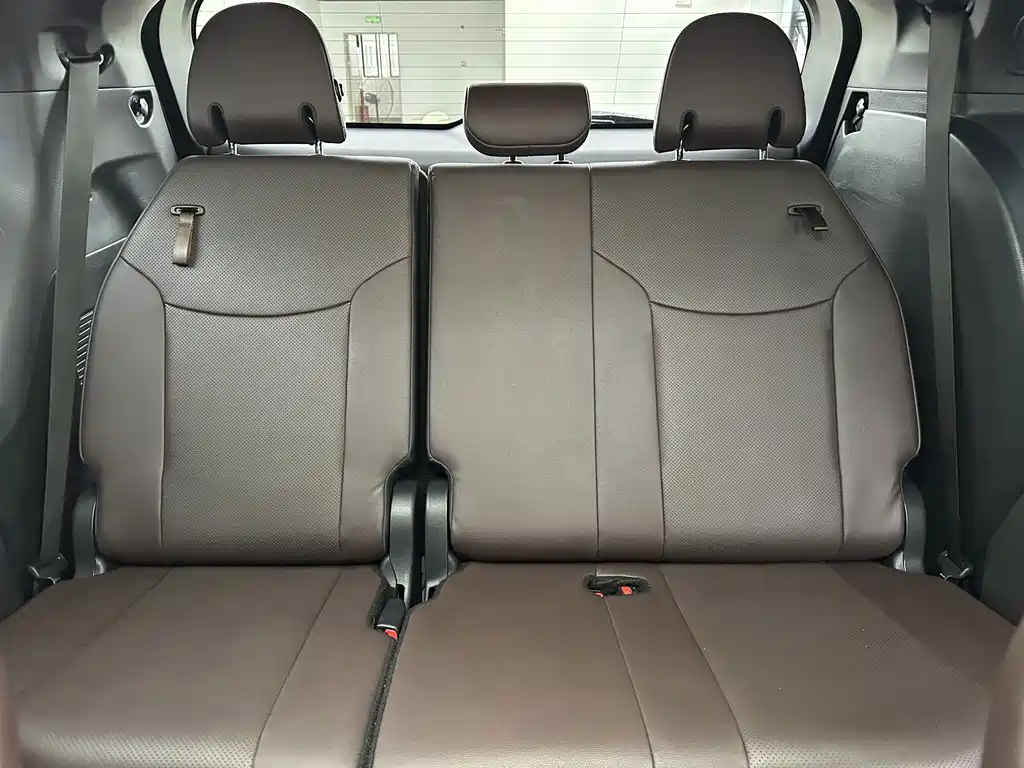 Toyota Sienna — миниатюра 16